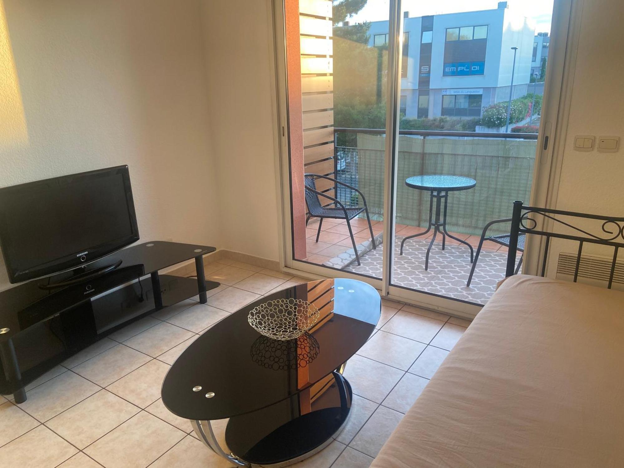 Apartamento Apparemment Lumineux Proche De La Mer Béziers Exterior foto